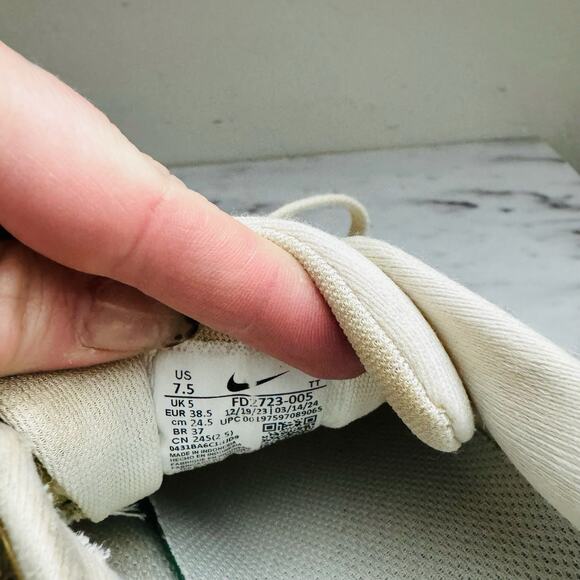 Nike Pegasus 41 White And Gold Running Shoes Women’s Size 7.5 - Picture 8 of 9